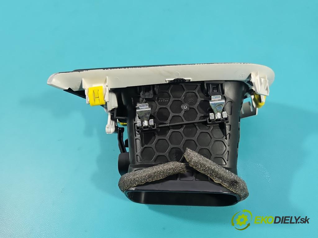 Citroen C3 III 2016-2024 1.2 12V 83 hp manual 61 kW 1199 cm3 5- Mřížka: topení T140133170