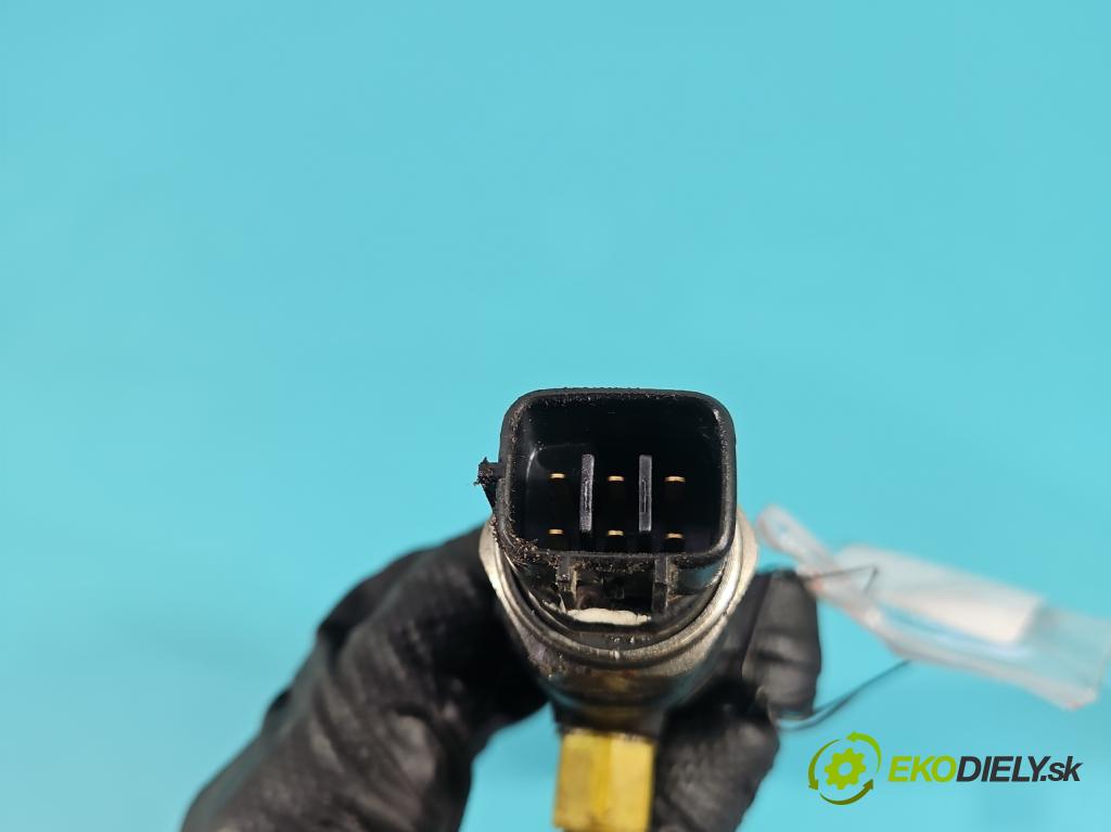 Toyota Corolla E12 2001-2009 2.0 D4D 116 HP manual 85 kW 1995 cm3 5- lišta vstrekovacia (Vstrekovacia lišta)