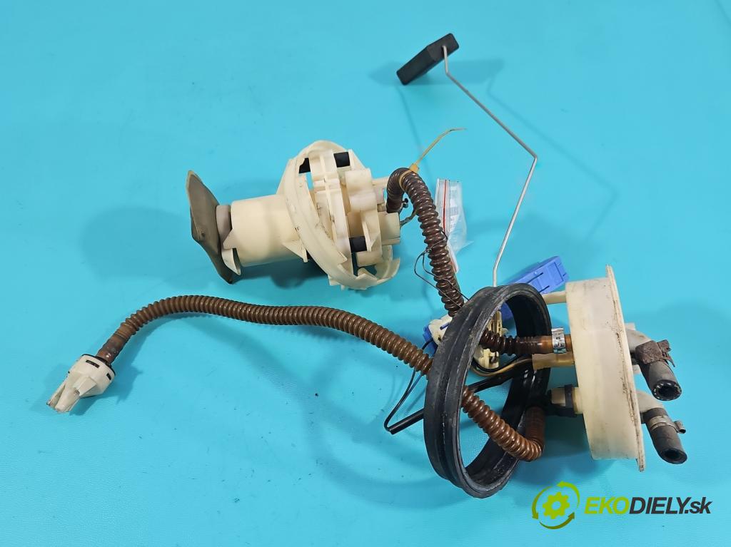 Vw Passat B5 1995-2005 1.6 8V 101 hp manual 74 kW 1595 cm3 4- čerpadlo paliva 8E0906087D