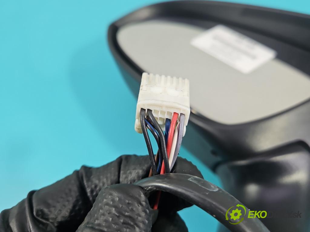 Toyota Verso 2009-2018 1.8 16V 147 HP manual 108 kW 1798 cm3 5- zrkadlo ľavé  (Kľučka dverí ostatné)