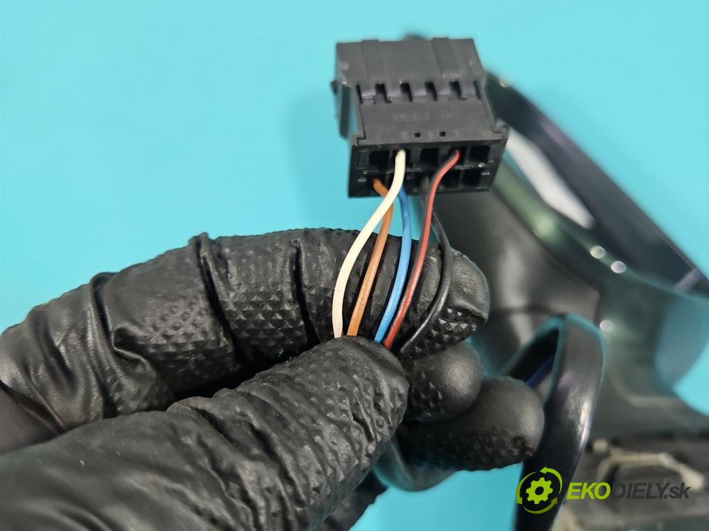 Vw Passat B5 1995-2005 1.6 8V 101 HP manual 74 kW 1595 cm3 4- zrkadlo ľavé  (Kľučka dverí ostatné)