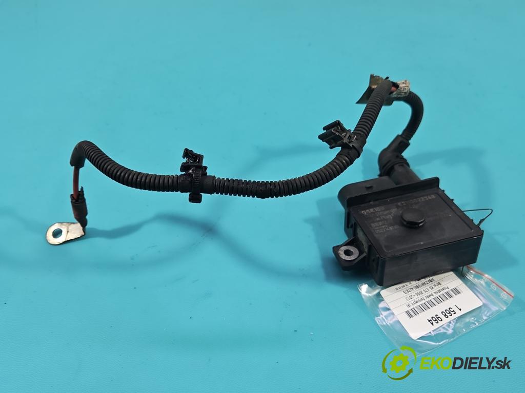 Bmw X5 E70 2006-2013 3.0d 245KM automatic 180 kW 2993 cm3 5- Relé: svíčky: zařicích: E2110022368 (Relé)