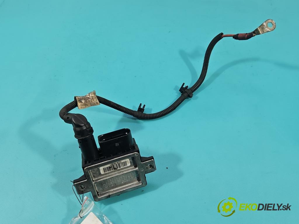 Bmw X5 E70 2006-2013 3.0d 245KM automatic 180 kW 2993 cm3 5- Relé: svíčky: zařicích: E2110022368 (Relé)