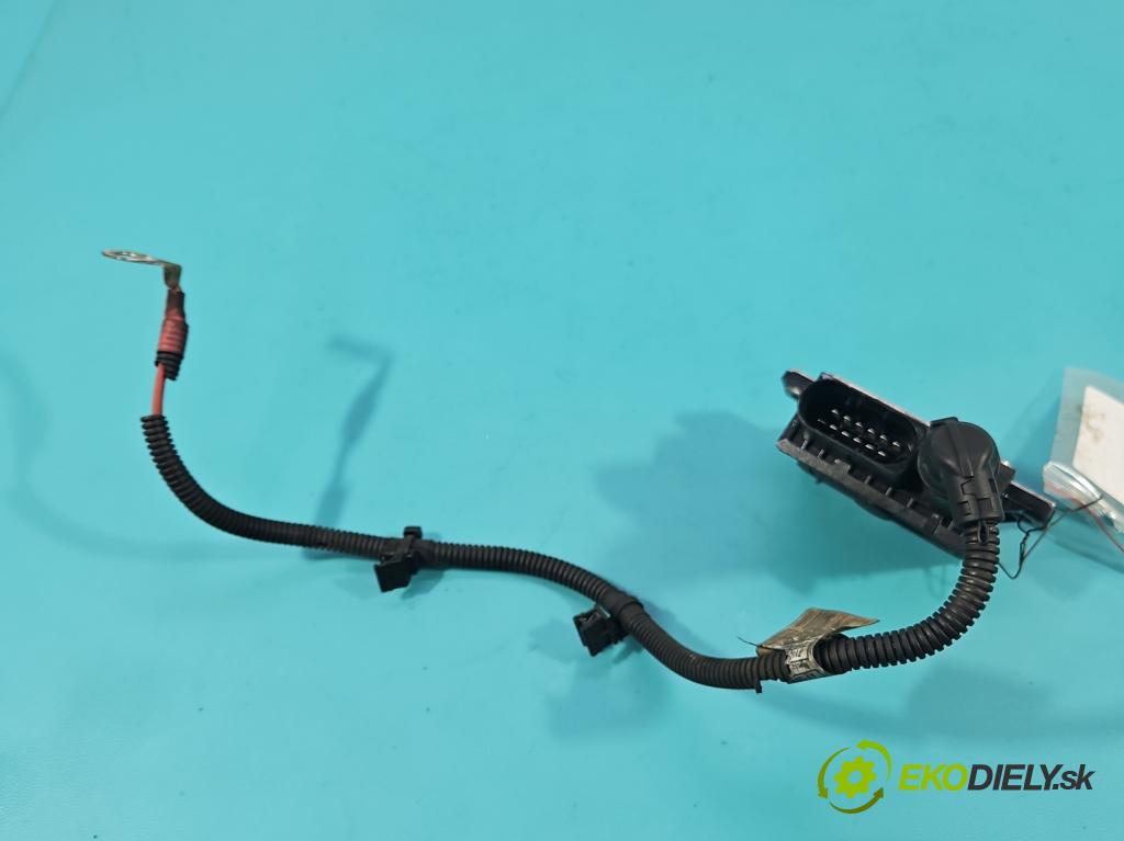 Bmw X5 E70 2006-2013 3.0d 245KM automatic 180 kW 2993 cm3 5- Relé: svíčky: zařicích: E2110022368 (Relé)