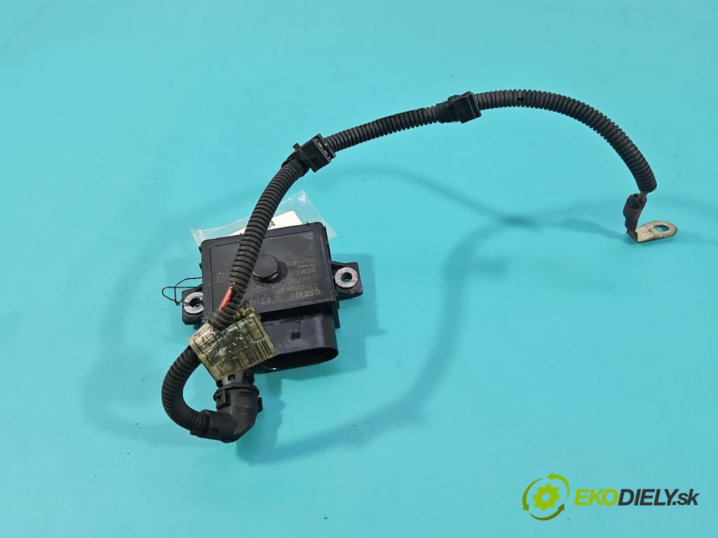 Bmw X5 E70 2006-2013 3.0d 245KM automatic 180 kW 2993 cm3 5- Relé: svíčky: zařicích: E2110022368 (Relé)