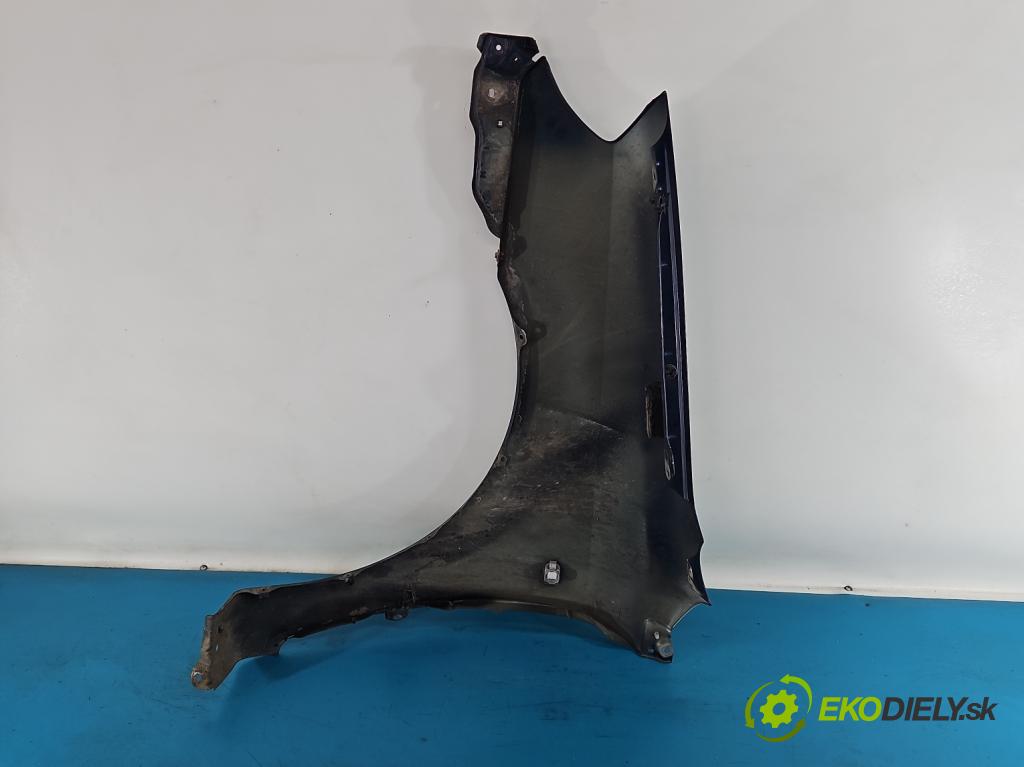 Toyota Corolla E12 2001-2009 2.0 D4D 116 HP manual 85 kW 1995 cm3 5- blatník predné pravý  (Kľučka dverí ostatné)