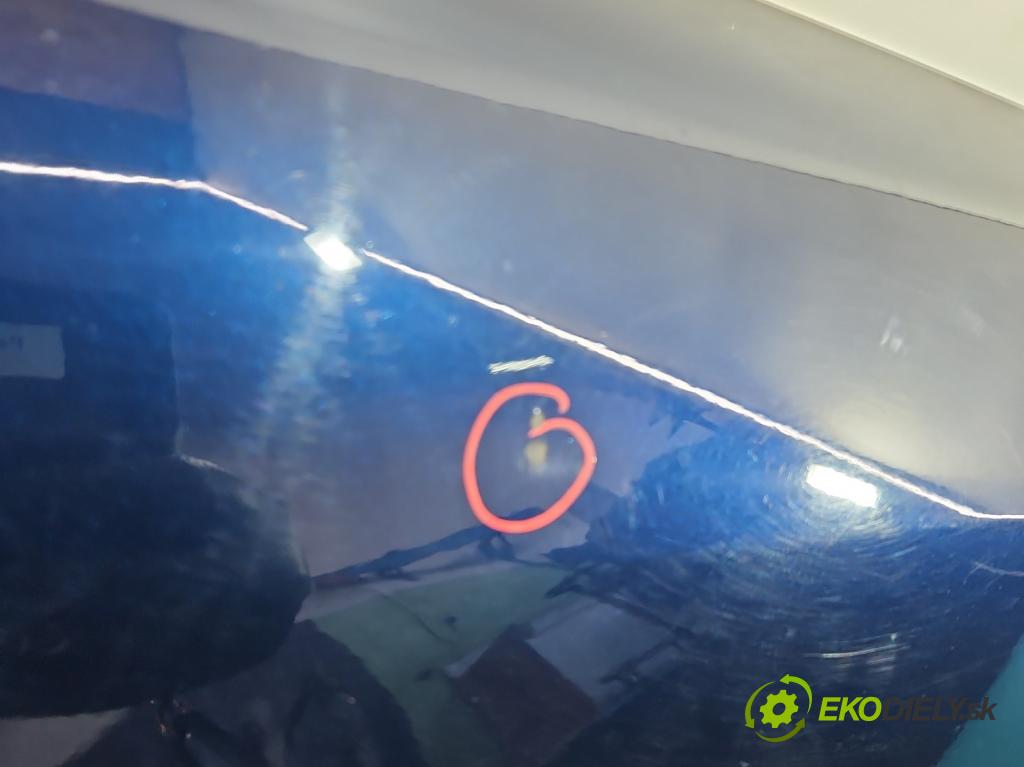 Toyota Corolla E12 2001-2009 2.0 D4D 116 HP manual 85 kW 1995 cm3 5- blatník predné pravý  (Kľučka dverí ostatné)