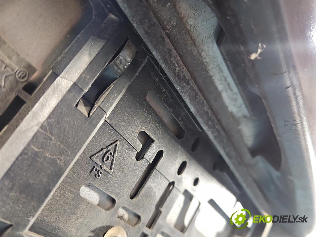 Honda Civic VII 2000-2006 1.7 citd 101 HP manual 74 kW 1686 cm3 5- zadna kufor  (Kapota zadná (kufor))