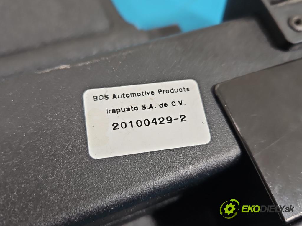 Bmw X5 E70 2006-2013 3.0d 245KM automatic 180 kW 2993 cm3 5- roleta  (Roleta zavazadlového prostoru)