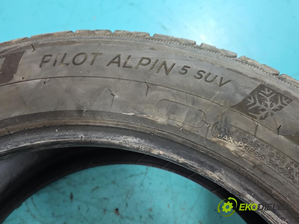 Bmw X5 E70 2006-2013 3.0d 245KM automatic 180 kW 2993 cm3 5- pneumatiky: zimní para