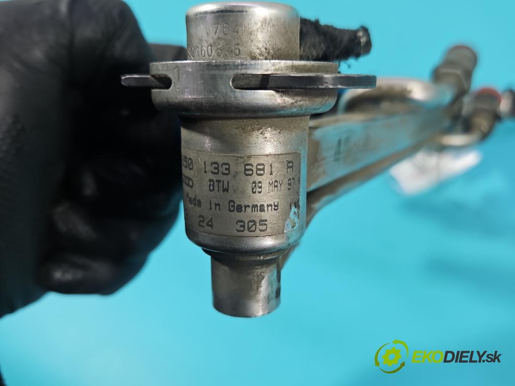 Vw Passat B5 1995-2005 1.6 8V 101 HP manual 74 kW 1595 cm3 4- vstrek 06B133551 (Vstrekovač paliva)