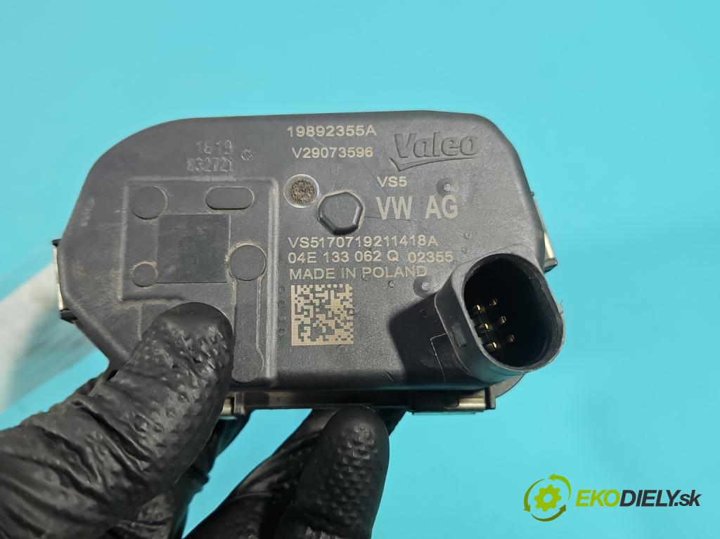 Skoda Octavia III 2013- 1.5 TSI 150 HP manual 110 kW 1498 cm3 5- klapka 04E133062Q (Škrtiaca klapka)