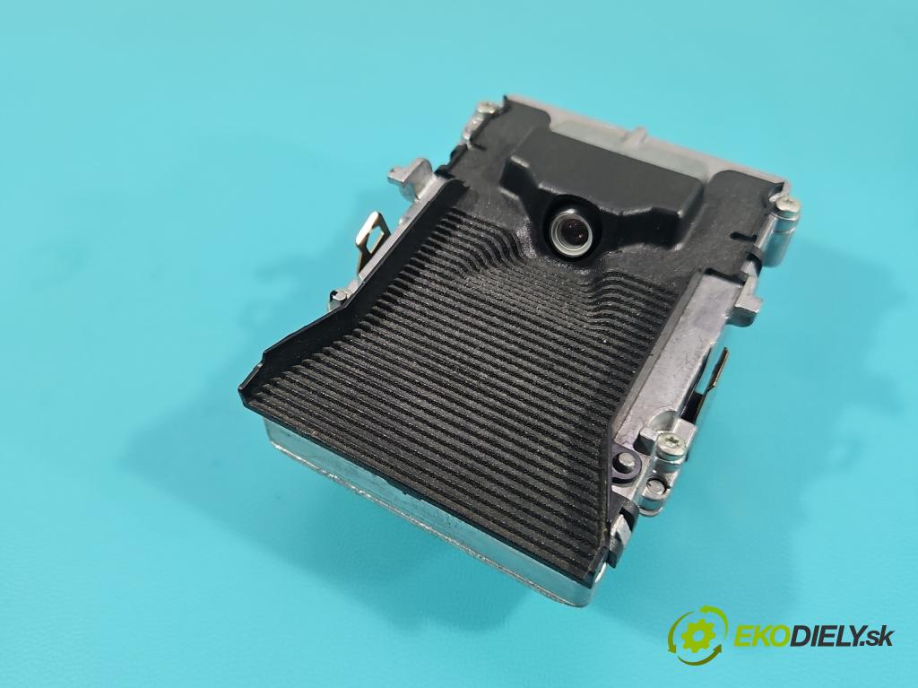 Opel Insignia A 2008-2017 2.0 cdti 131 hp manual 96 kW 1956 cm3 5- Kamera přední 13330410