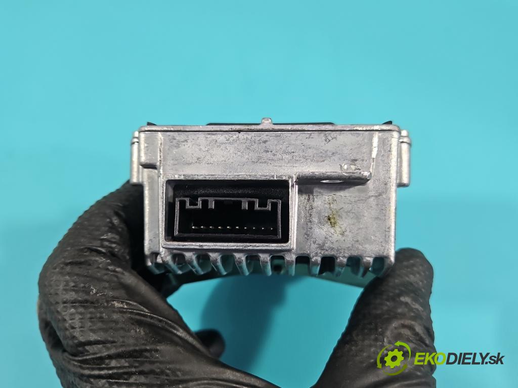 Opel Insignia A 2008-2017 2.0 cdti 131 hp manual 96 kW 1956 cm3 5- Kamera přední 13330410