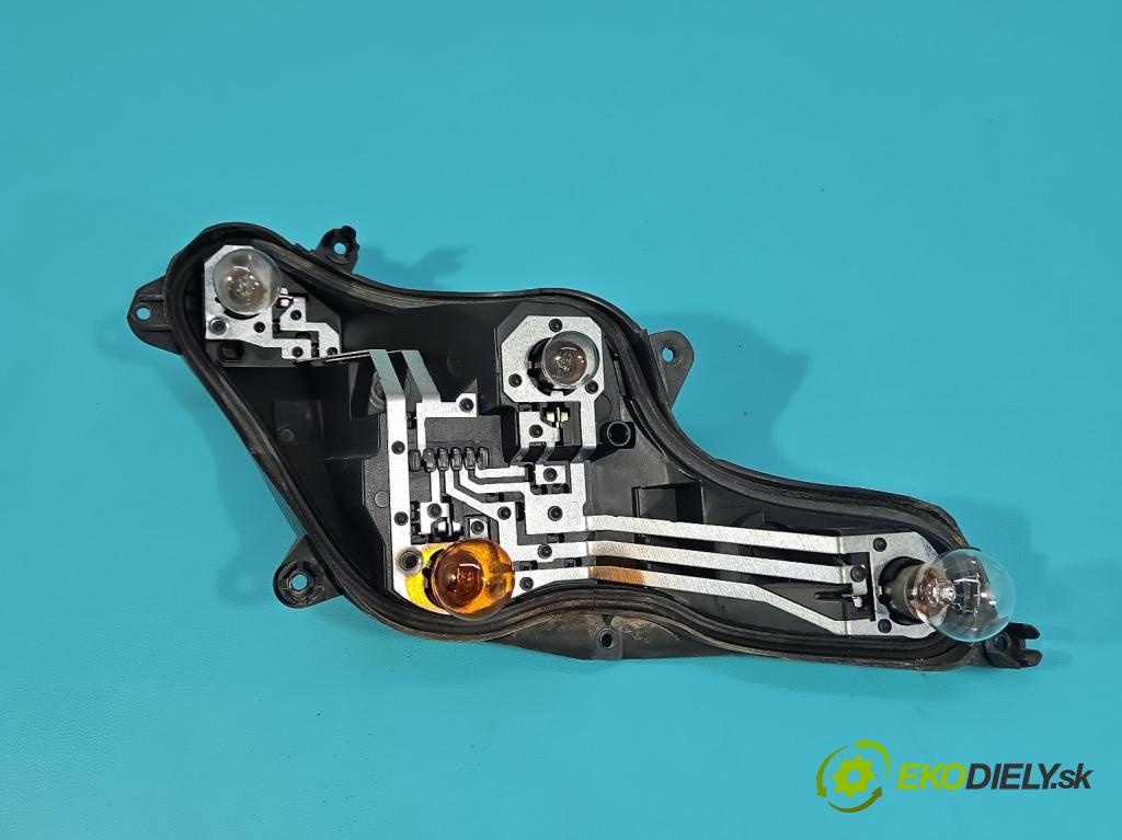 Opel Insignia A 2008-2017 2.0 cdti 131 HP manual 96 kW 1956 cm3 5- svetlo / reflektor zadné ľavé (Kľučka dverí ostatné)