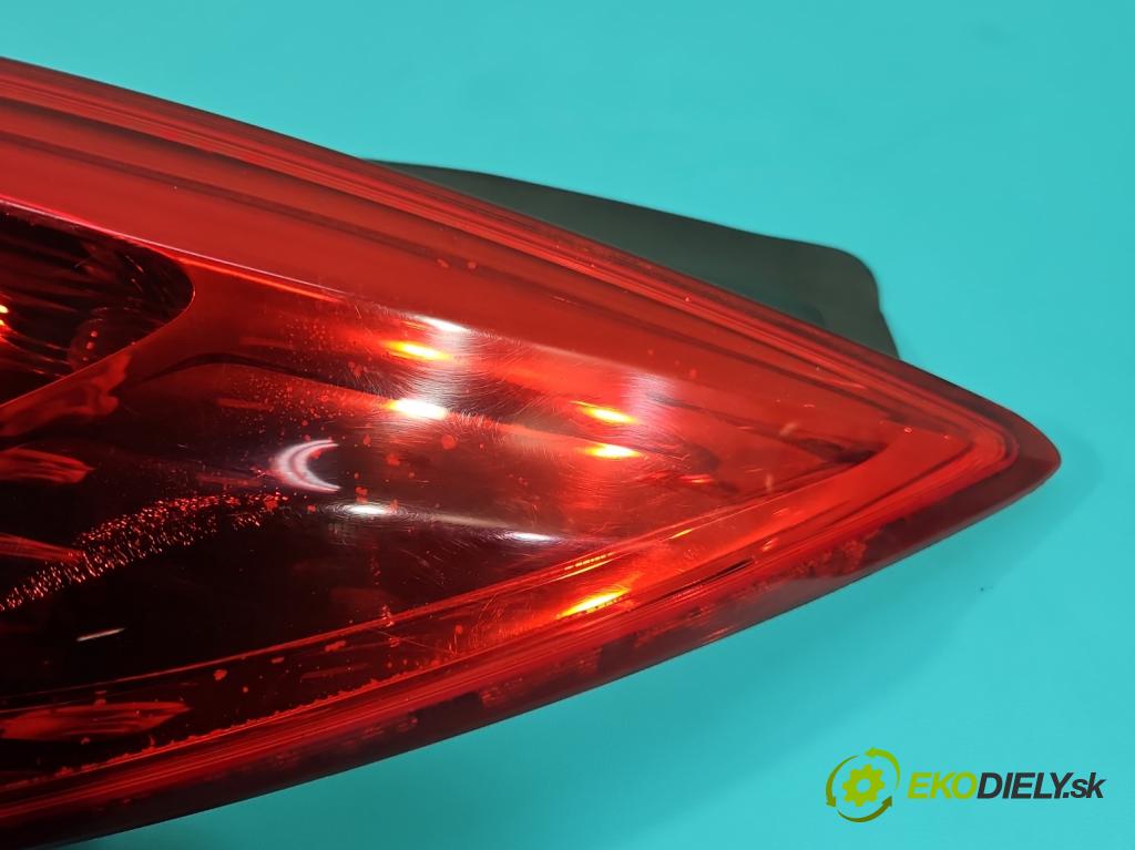 Opel Insignia A 2008-2017 2.0 cdti 131 HP manual 96 kW 1956 cm3 5- svetlo / reflektor zadné pravé  (Kľučka dverí ostatné)