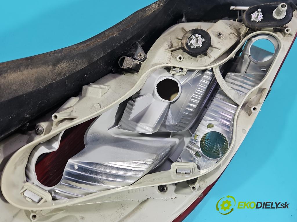 Opel Insignia A 2008-2017 2.0 cdti 131 HP manual 96 kW 1956 cm3 5- svetlo / reflektor zadné pravé  (Kľučka dverí ostatné)