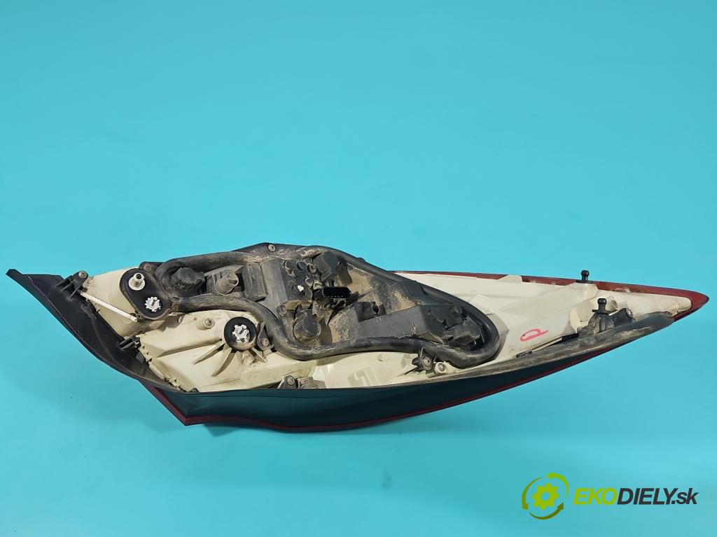 Opel Insignia A 2008-2017 2.0 cdti 131 HP manual 96 kW 1956 cm3 5- svetlo / reflektor zadné pravé  (Kľučka dverí ostatné)