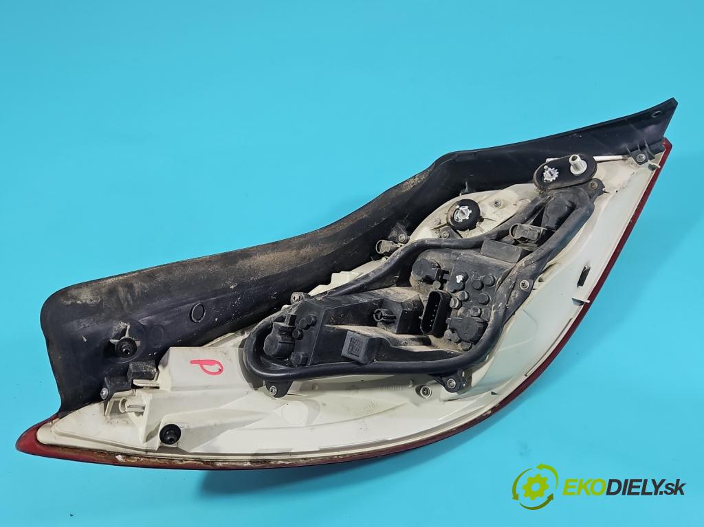 Opel Insignia A 2008-2017 2.0 cdti 131 HP manual 96 kW 1956 cm3 5- svetlo / reflektor zadné pravé  (Kľučka dverí ostatné)