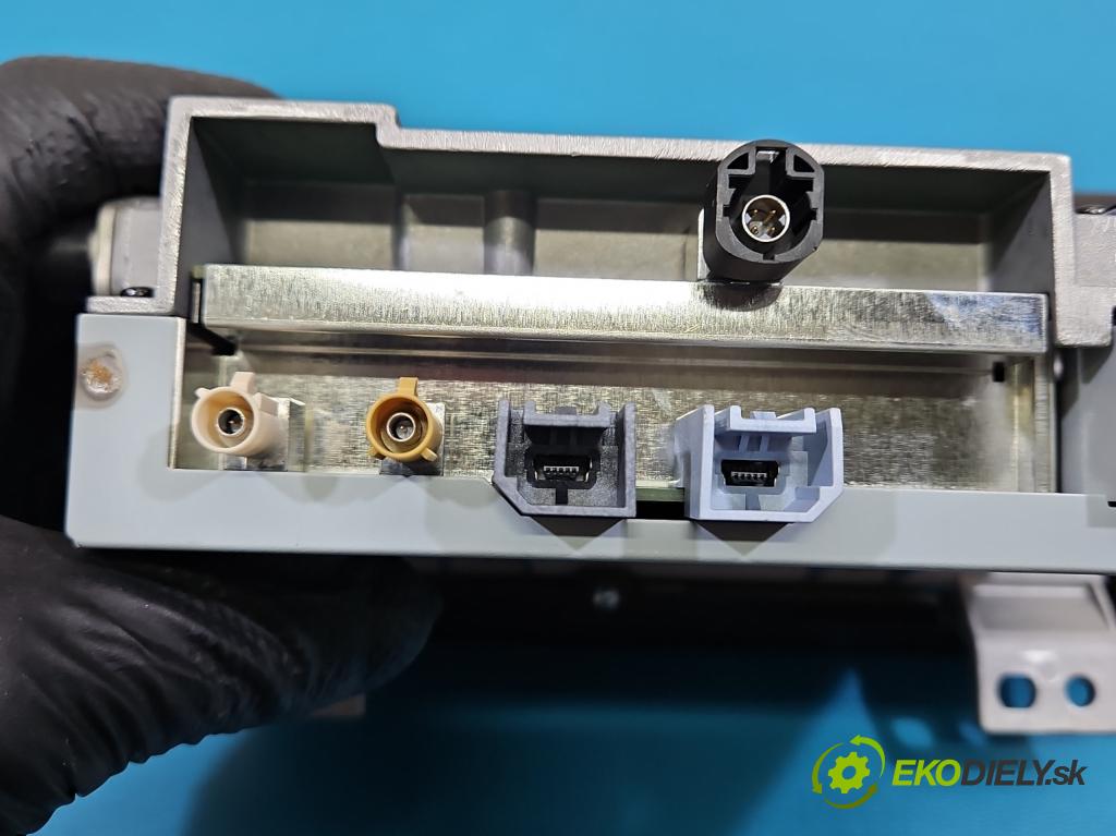 MG MG3  24- 1.5 16V 102 HP automatic 75 kW 1498 cm3 5- Zobrazit: 7F3111AR4013183 (Prístrojová doska)