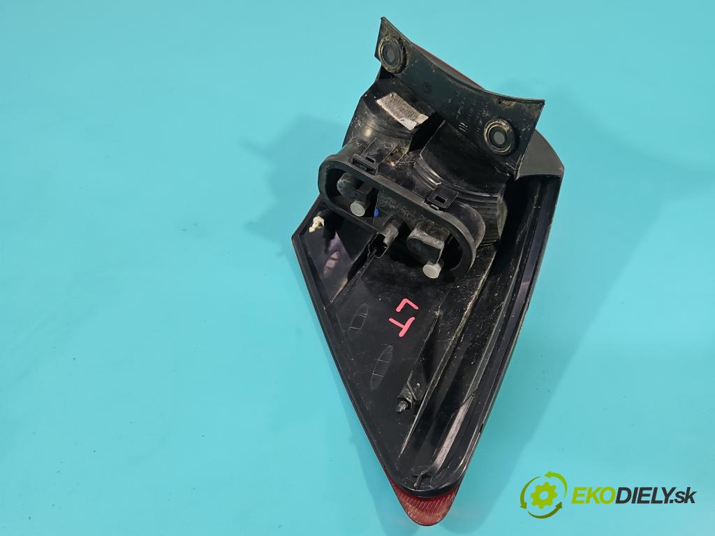 Nissan Qashqai I J10 2006-2013 2.0 dci 150 HP manual 110 kW 1995 cm3 5- svetlo / reflektor zadné ľavé  (Kľučka dverí ostatné)