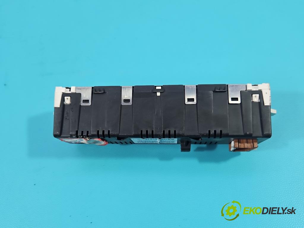 Peugeot 407 2.0 16V 136 HP manual 100 kW 1997 cm3 4- Zobrazit: 9665118480 (Prístrojová doska)