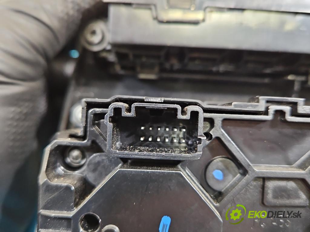 Renault Clio V 2019- 1.0 91KM automatic 67 kW 999 cm3 5- palubní deska panel topení 275100936R