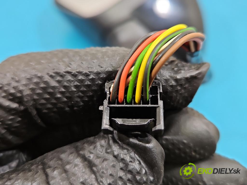 Renault Clio V 2019- 1.0 91 KM automatic 67 kW 999 cm3 5- zrkadlo ľavé  (Kľučka dverí ostatné)