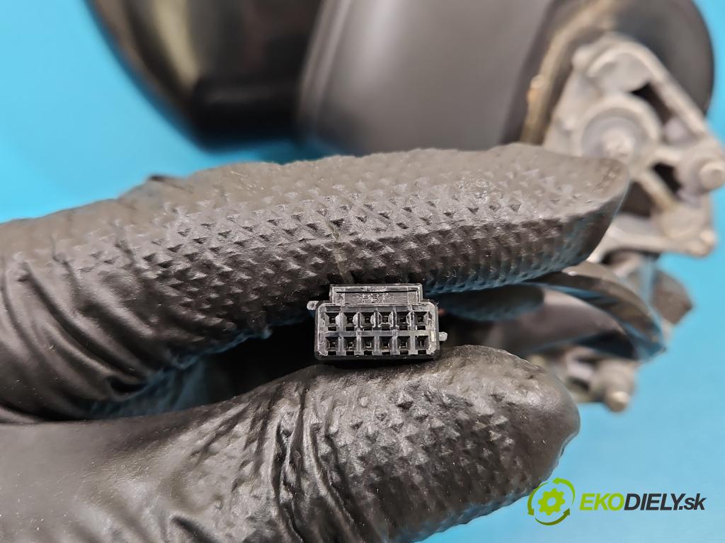 Renault Clio V 2019- 1.0 91 KM automatic 67 kW 999 cm3 5- zrkadlo pravé  (Kľučka dverí ostatné)