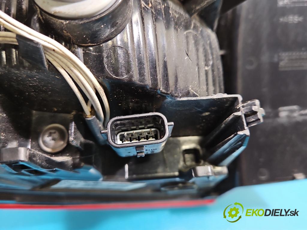 Renault Clio V 2019- 1.0 91 KM automatic 67 kW 999 cm3 5- svetlo / reflektor zadné pravé 265504885R (Kľučka dverí ostatné)