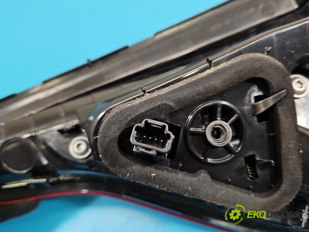 Renault Clio V 2019- 1.0 91 KM automatic 67 kW 999 cm3 5- svetlo / reflektor zadné ľavé 265557776R (Kľučka dverí ostatné)