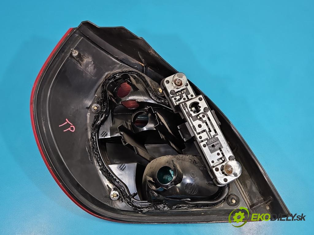 Nissan Almera N16 2000-2006 2.2 TD 110 HP manual 81 kW 2184 cm3 5- svetlo / reflektor zadné pravé  (Kľučka dverí ostatné)