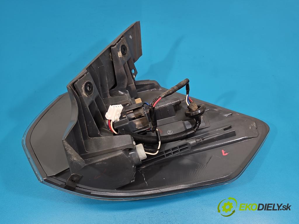 Nissan X-trail III T32 2013-2021 1.6 dci 131 HP automatic 96 kW 1598 cm3 5- svetlo / reflektor zadné ľavé  (Kľučka dverí ostatné)