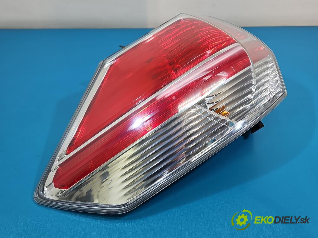 Nissan X-trail III T32 2013-2021 1.6 dci 131 HP automatic 96 kW 1598 cm3 5- svetlo / reflektor zadné ľavé  (Kľučka dverí ostatné)