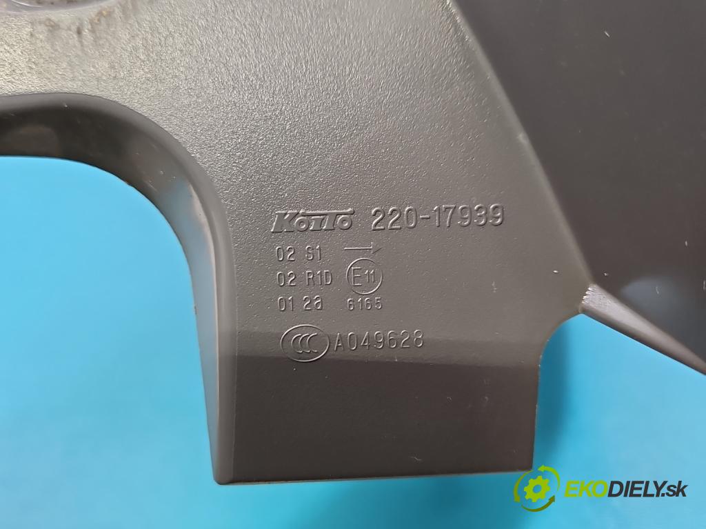 Nissan X-trail III T32 2013-2021 1.6 dci 131 HP automatic 96 kW 1598 cm3 5- svetlo / reflektor zadné pravé  (Kľučka dverí ostatné)