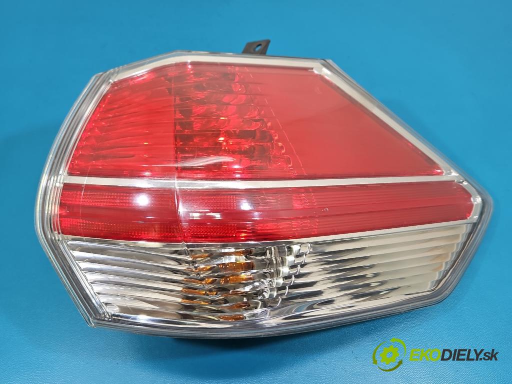 Nissan X-trail III T32 2013-2021 1.6 dci 131 HP automatic 96 kW 1598 cm3 5- svetlo / reflektor zadné pravé  (Kľučka dverí ostatné)