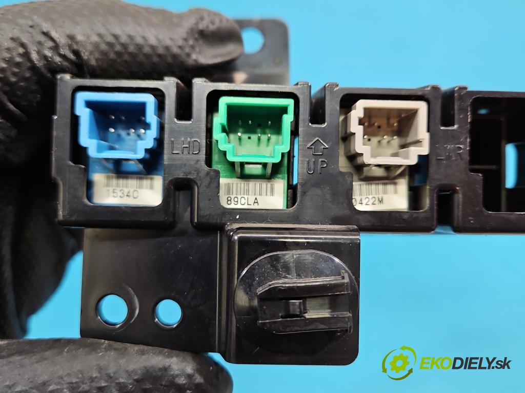 Nissan X-trail III T32 2013-2021 1.6 dci 131 hp automatic 96 kW 1598 cm3 5- Přepínač