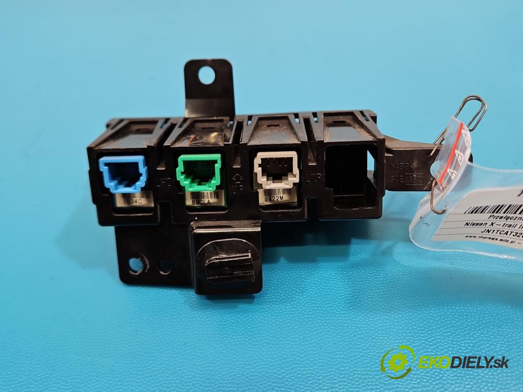 Nissan X-trail III T32 2013-2021 1.6 dci 131 hp automatic 96 kW 1598 cm3 5- Přepínač