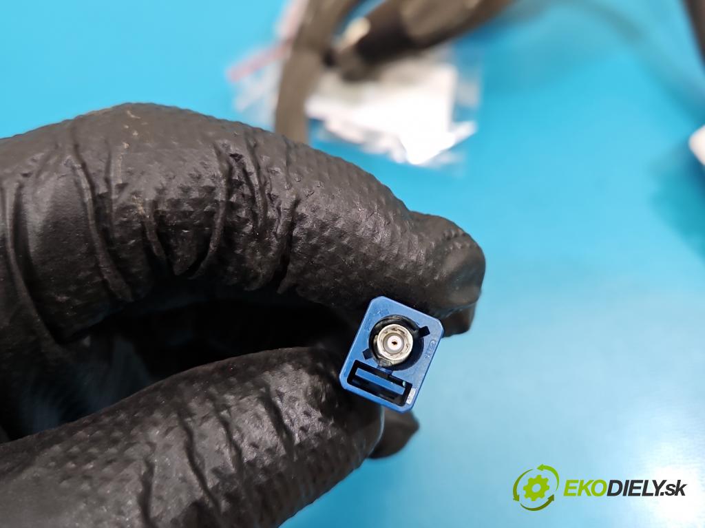 Nissan X-trail III T32 2013-2021 1.6 dci 131 HP automatic 96 kW 1598 cm3 5- Antena 259754BA0A