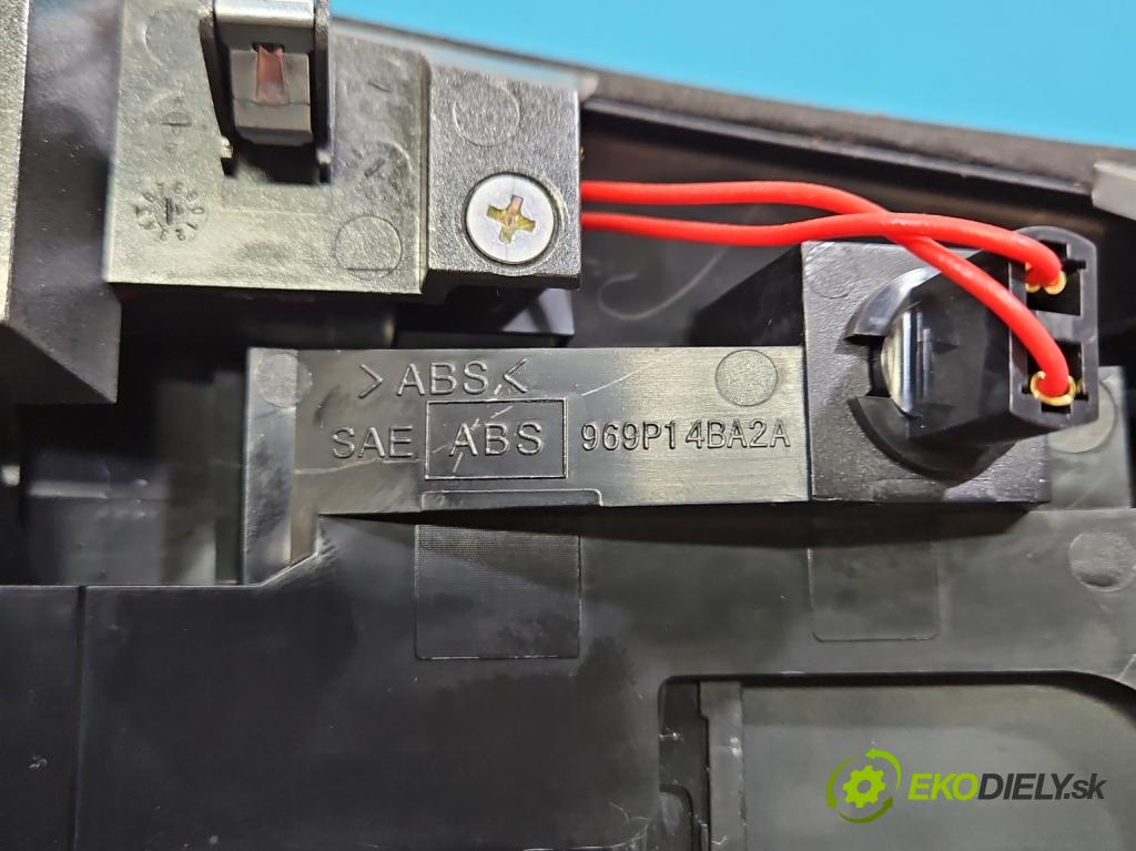 Nissan X-trail III T32 2013-2021 1.6 dci 131 HP automatic 96 kW 1598 cm3 5- kryt plast 969XC4CC4A