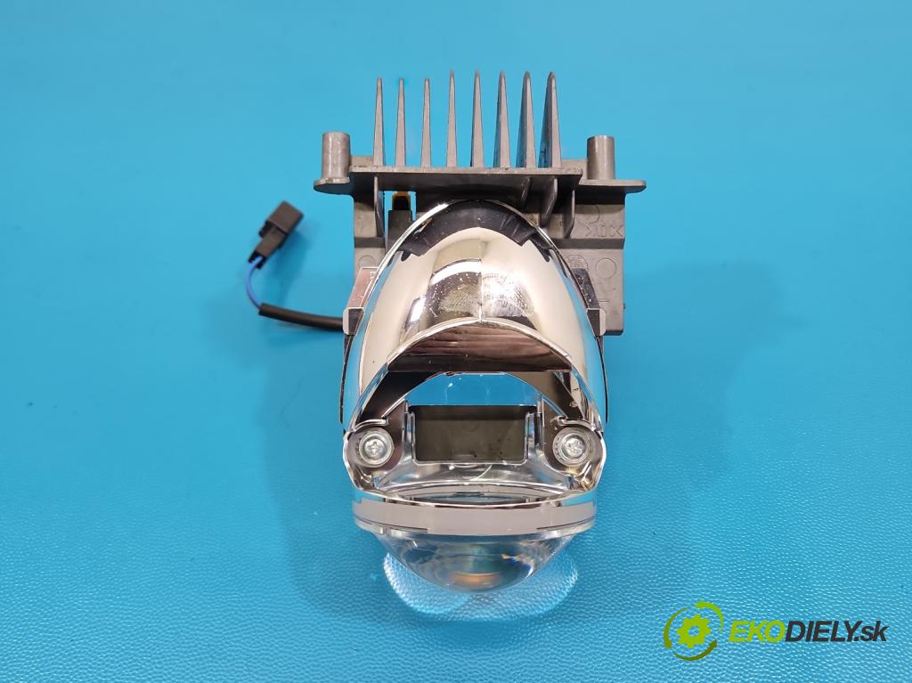 Nissan X-trail III T32 2013-2021 1.6 dci 131 hp automatic 96 kW 1598 cm3 5- čočka reflektor: levého