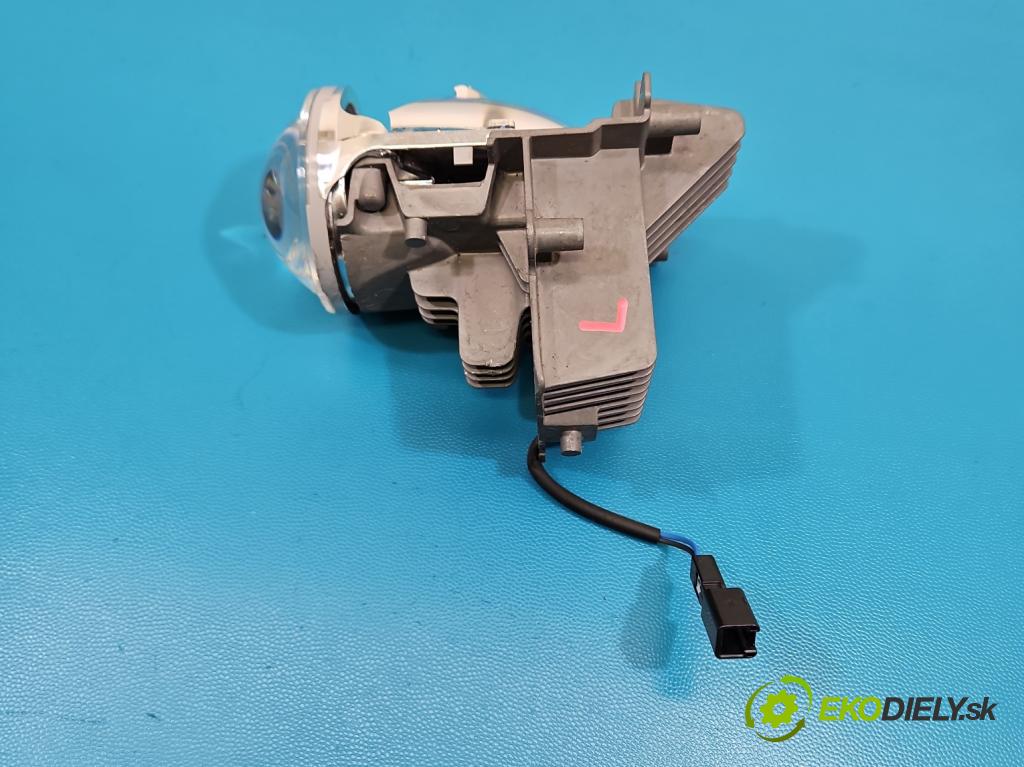 Nissan X-trail III T32 2013-2021 1.6 dci 131 hp automatic 96 kW 1598 cm3 5- čočka reflektor: levého