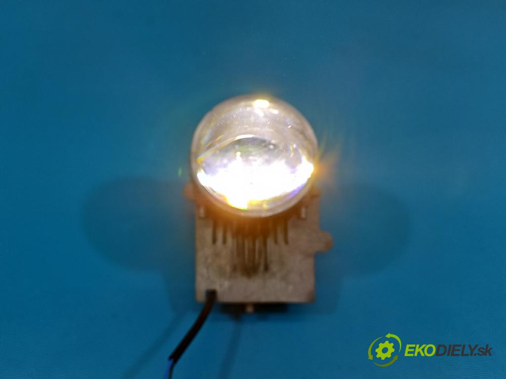 Nissan X-trail III T32 2013-2021 1.6 dci 131 hp automatic 96 kW 1598 cm3 5- čočka reflektor: levého 