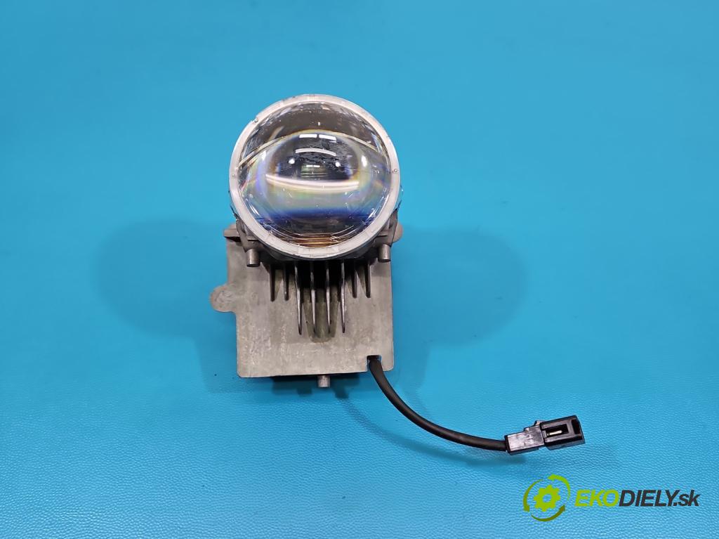 Nissan X-trail III T32 2013-2021 1.6 dci 131 HP automatic 96 kW 1598 cm3 5- Šošovka reflektor: pravej časti