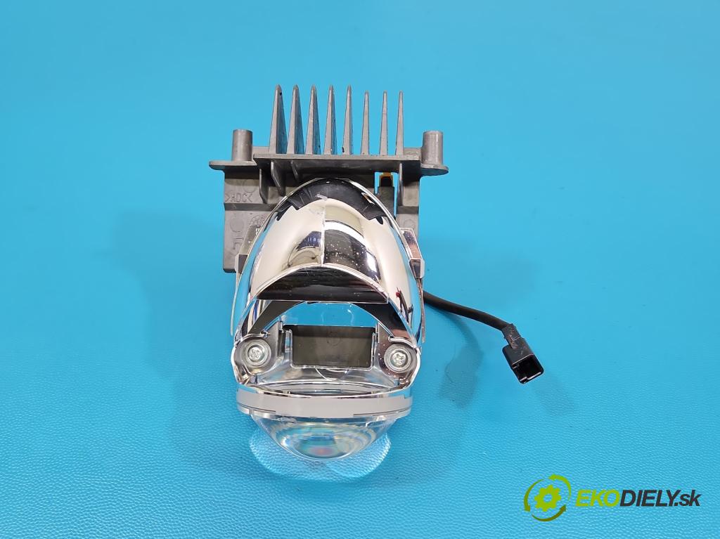 Nissan X-trail III T32 2013-2021 1.6 dci 131 HP automatic 96 kW 1598 cm3 5- Šošovka reflektor: pravej časti