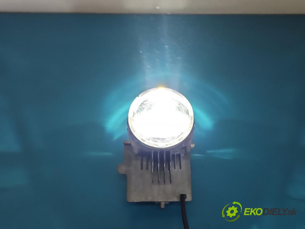 Nissan X-trail III T32 2013-2021 1.6 dci 131 hp automatic 96 kW 1598 cm3 5- čočka reflektor: pravé části 