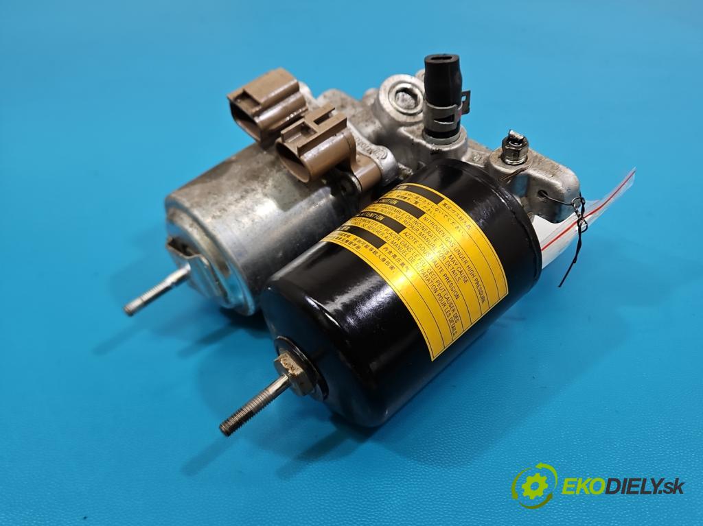 Toyota Auris II 2012-2018 1.8 16V 99 hp automatic 73 kW 1798 cm3 5- čerpadlo abs 47070-12010 (Pumpa ABS)