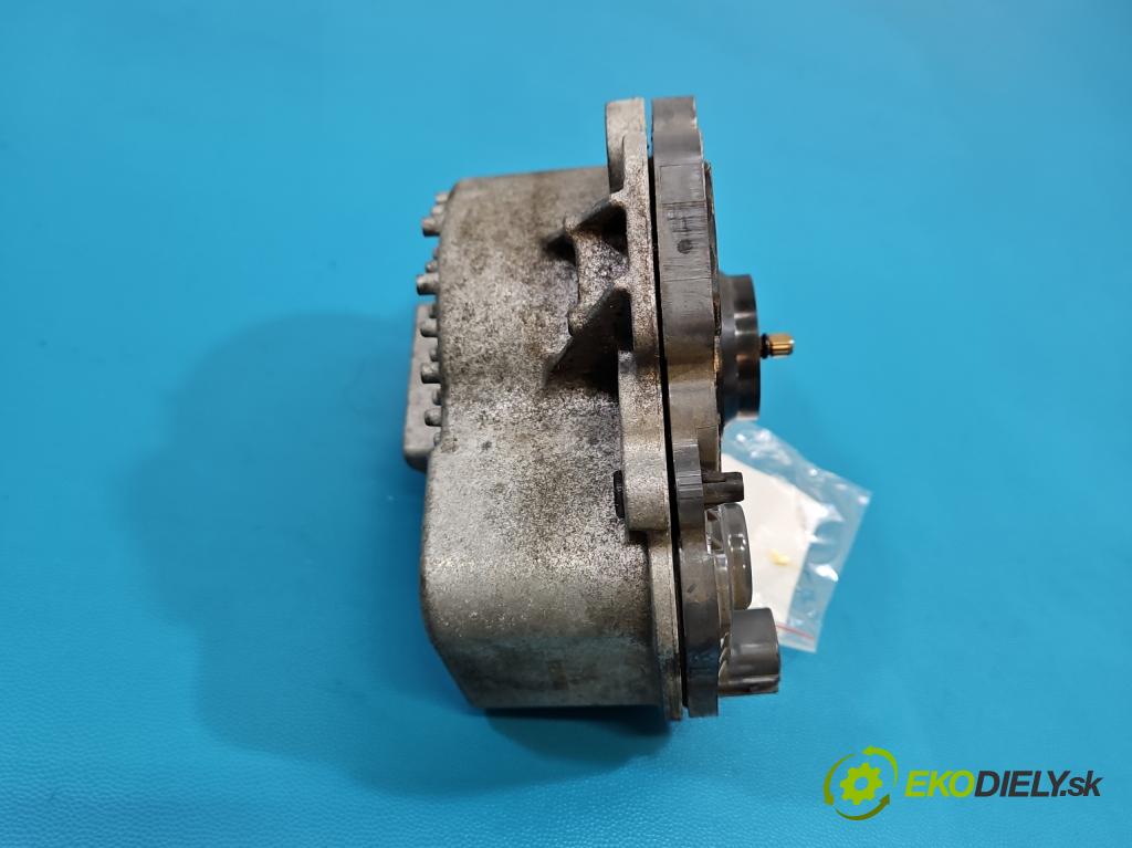 Toyota Auris II 2012-2018 1.8 16V 99 hp automatic 73 kW 1798 cm3 5- čerpadlo vody 0218C275086 (Vodní pumpa)