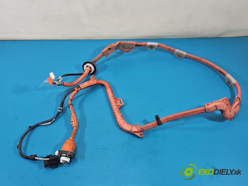 Toyota Auris II 2012-2018 1.8 16V 99 HP automatic 73 kW 1798 cm3 5- Zväzok: ostatné 8216402030G