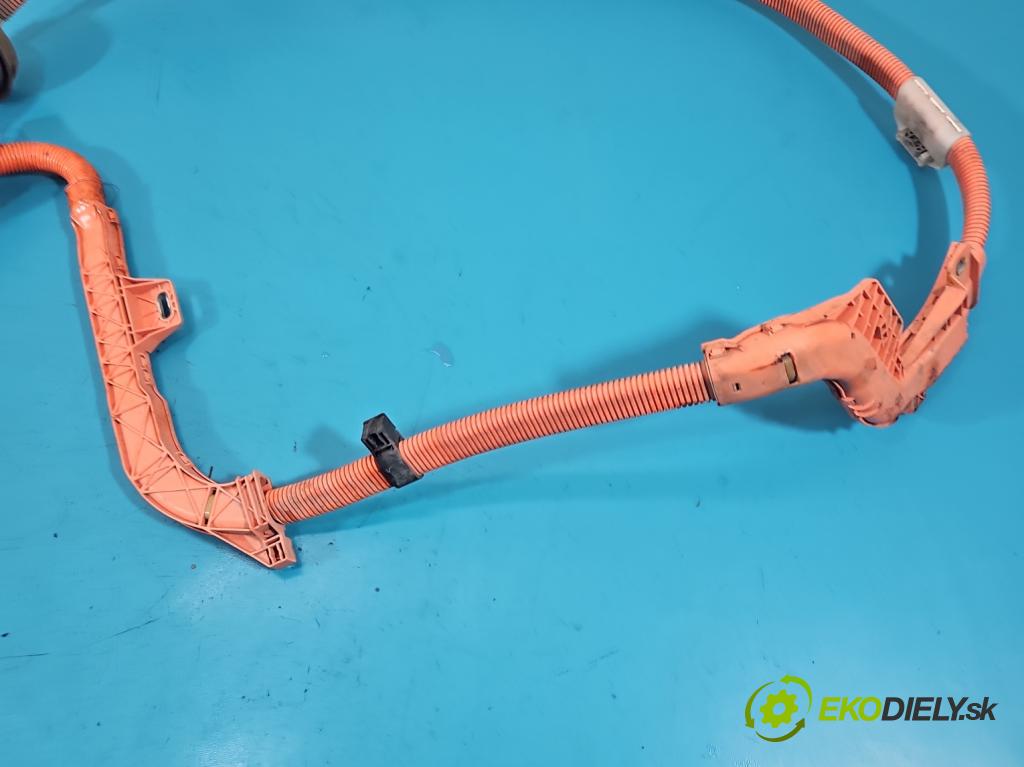 Toyota Auris II 2012-2018 1.8 16V 99 HP automatic 73 kW 1798 cm3 5- Zväzok: ostatné 8216402030G